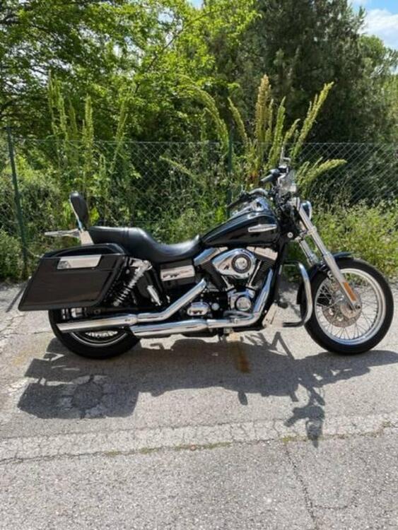 Harley-Davidson 1584 Super Glide Custom (2008 - 13) - FXDC Usata a  Corridonia - VetrinaMotori